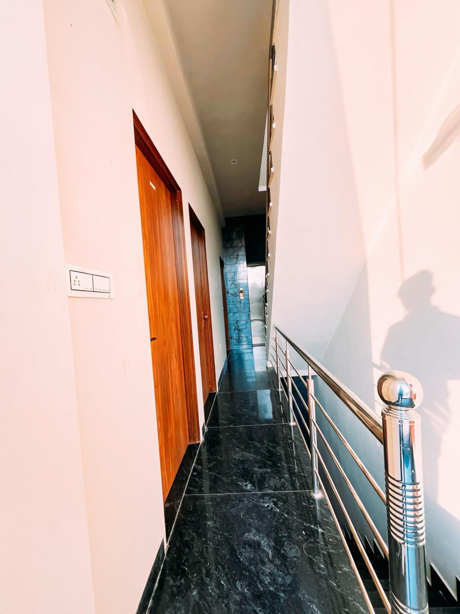 Hotel Pooja ジャイプール エクステリア 写真