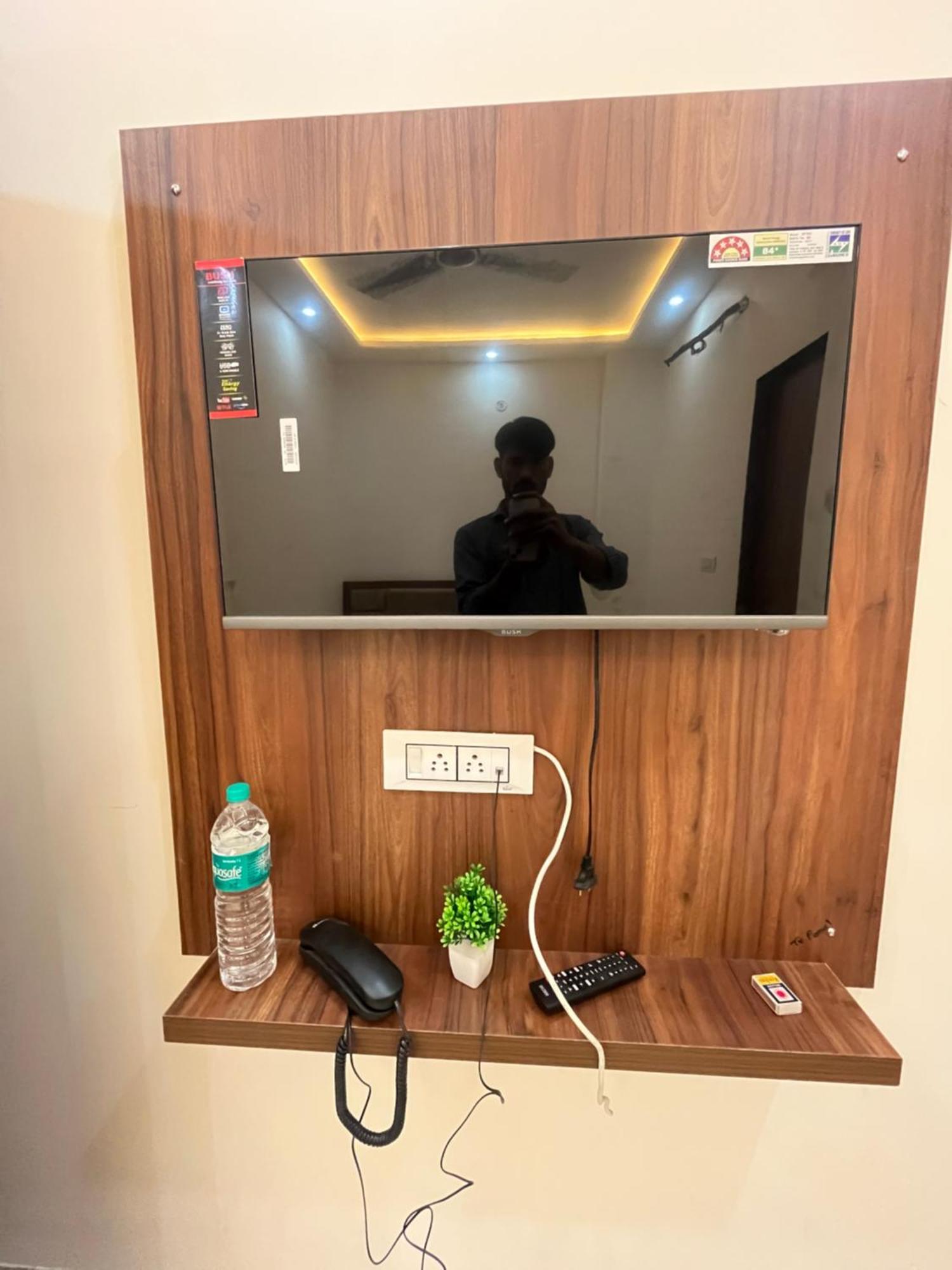 Hotel Pooja ジャイプール エクステリア 写真